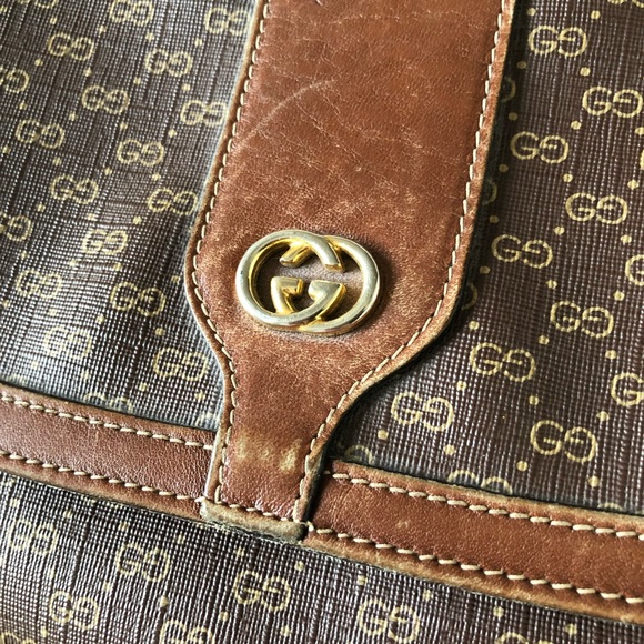 Gucci Vintage Micro GG Monogram Crossbody Bag - Picture 6 of 16